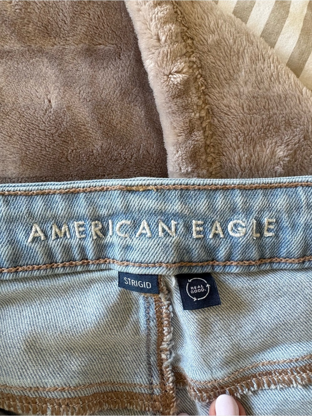 American Eagle Outfitters Light Wash Straight Leg Jeans - Picture 5 of 6